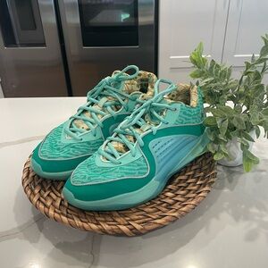 KD 16 NRG “Wanda” Basketball Shoes